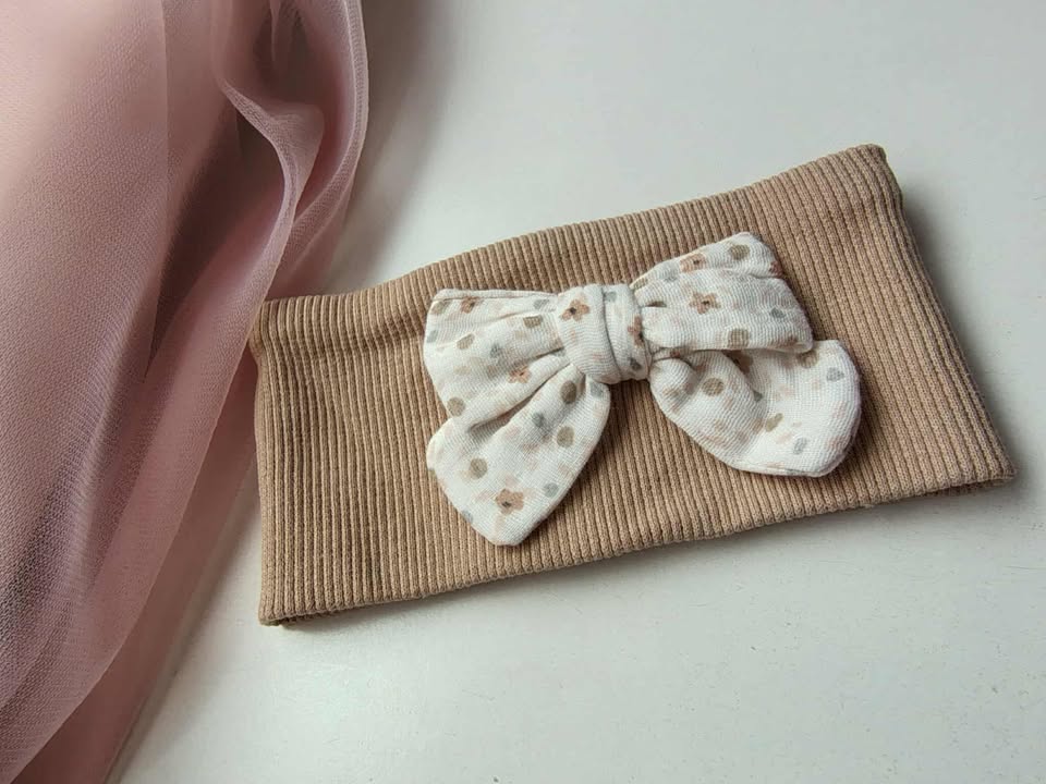 Opaska beż prążek z kokardą