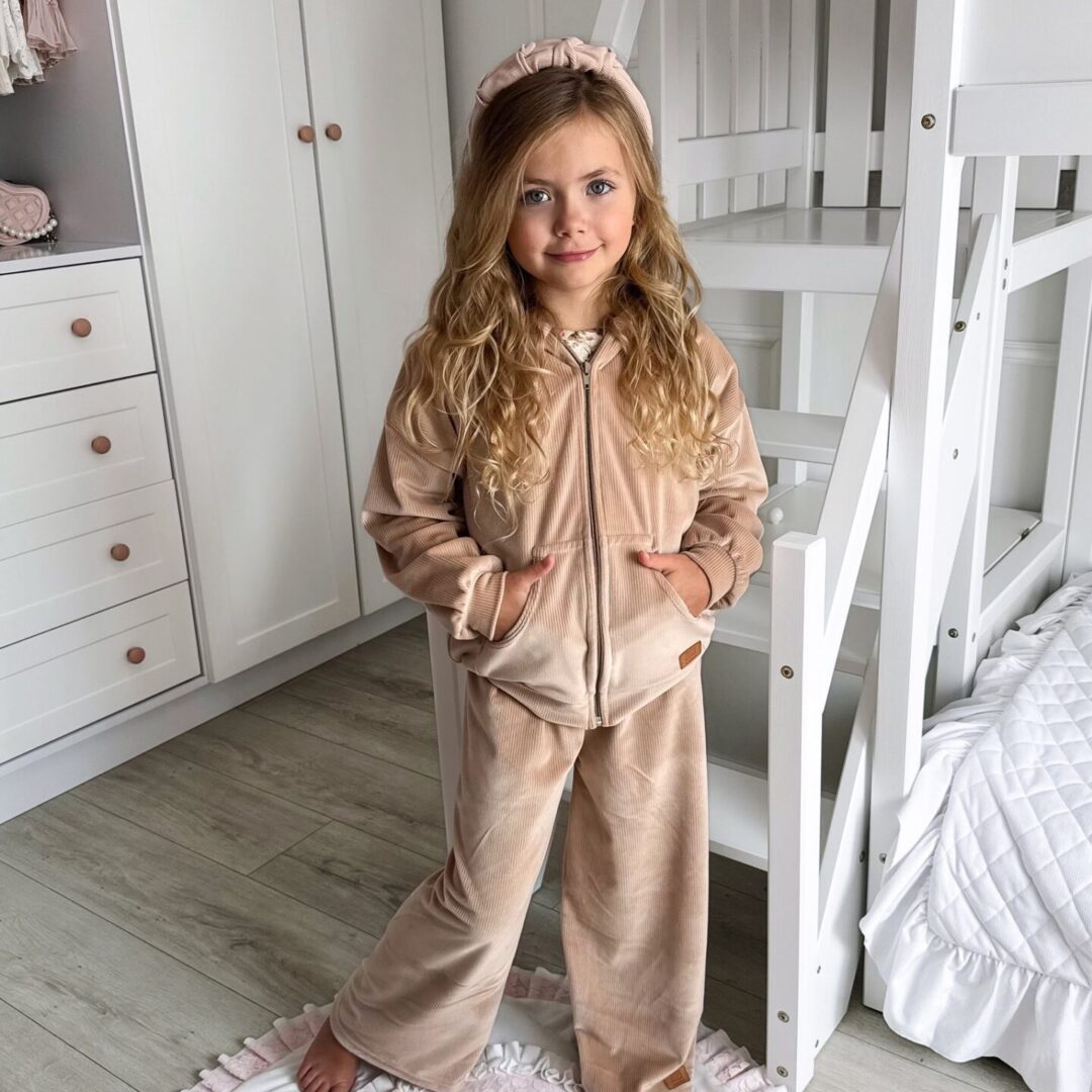 Dres welurowy bluza rozpinana + kuloty beżowy