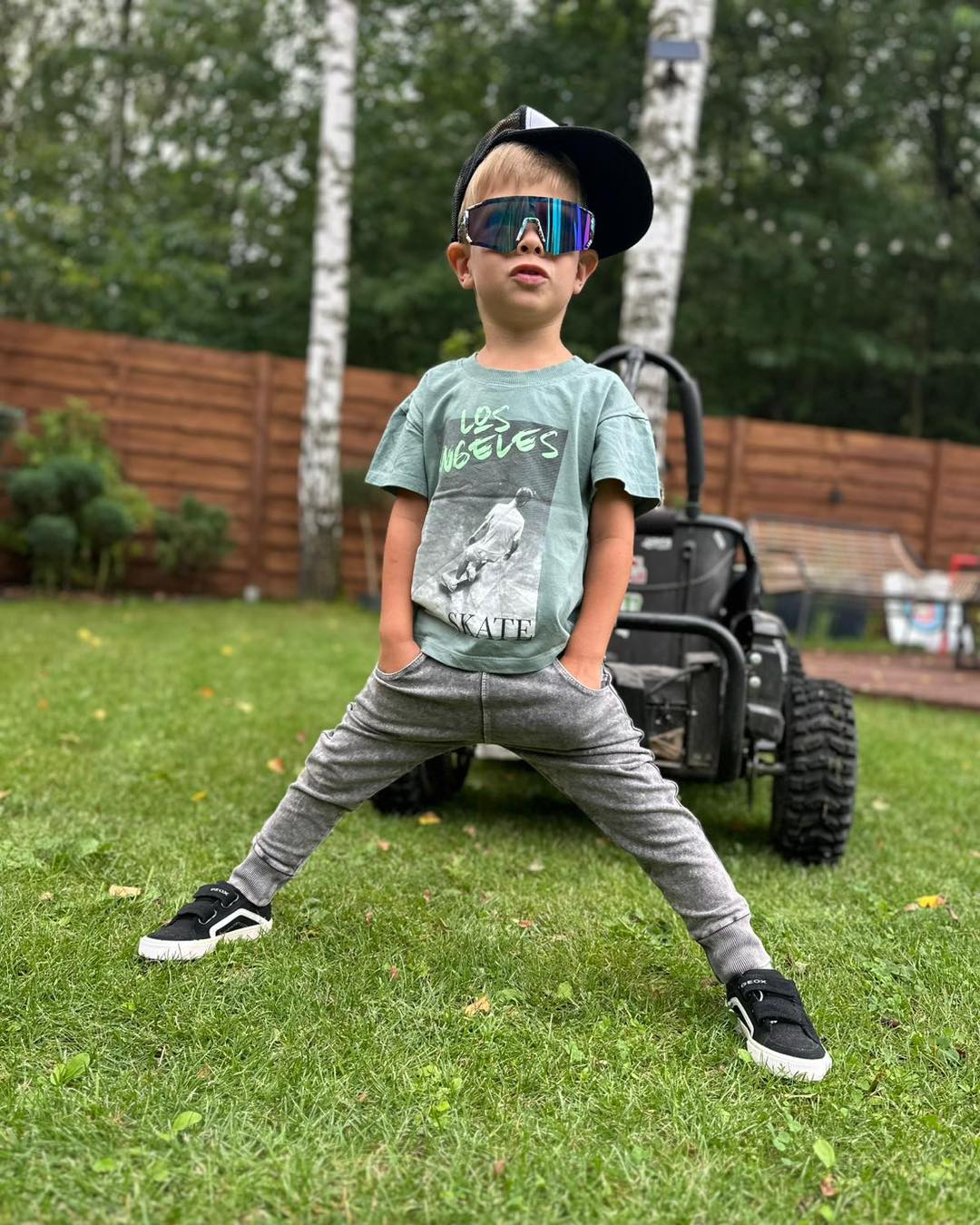 Spodnie dresowe dekatyzowane dla szczupłych chłopców Mrofi popielaty jeans - obrazek 2