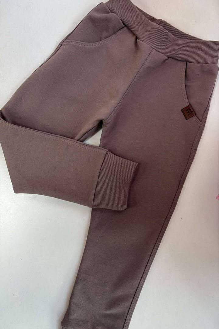 Spodnie dresowe dla szczupłych chłopców Mrofi ziemia