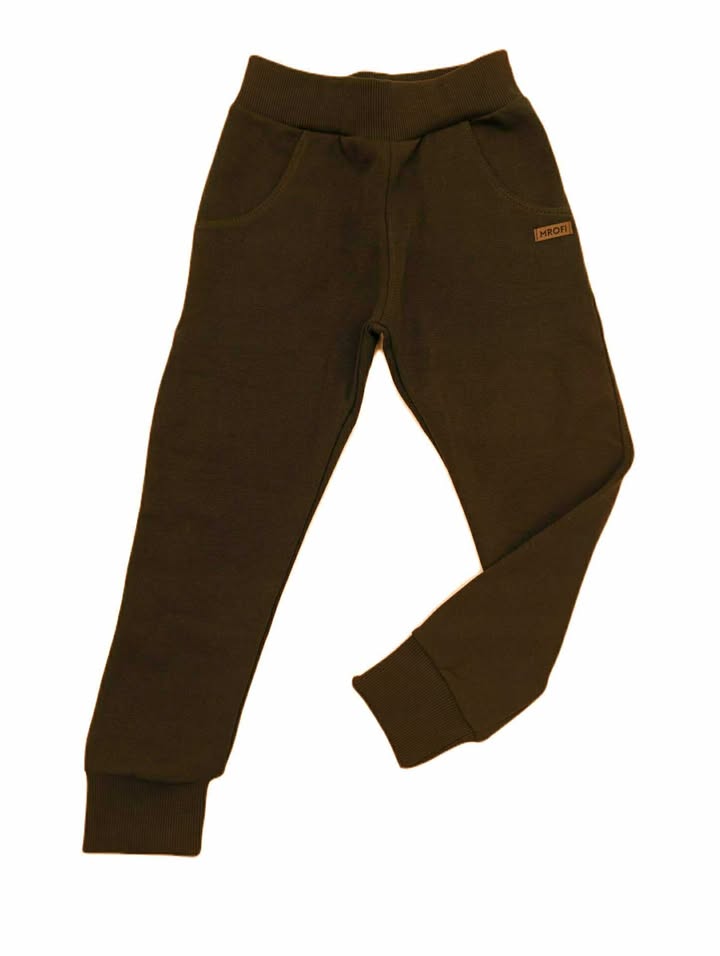 Spodnie dresowe dla szczupłych chłopców  Mrofi czekolada