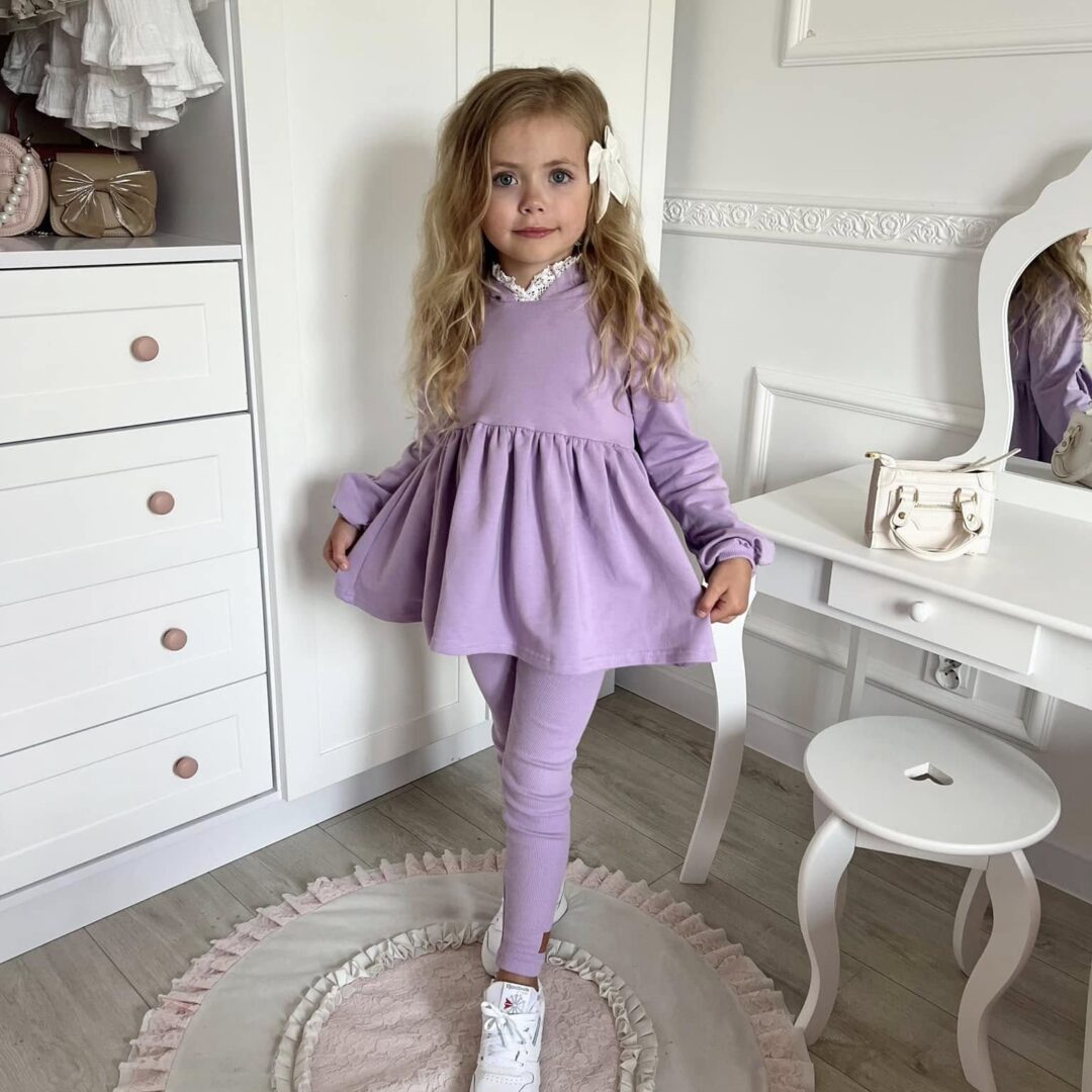 Dres fioletowy z tuniką koronkową bluza+ leginsy La Mia