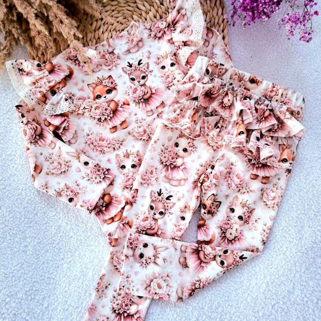 Leginsy print 🐱🦌 z falbankami na pupie